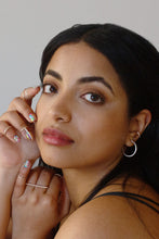 Load image into Gallery viewer, Round Ear Cuff