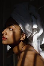 Load image into Gallery viewer, Jumi Studs