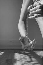 Load image into Gallery viewer, Radial Hand Chain Ring