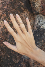 Load image into Gallery viewer, Swirl Ring