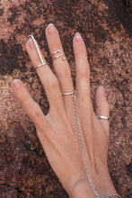 Load image into Gallery viewer, Hook Nail Ring

